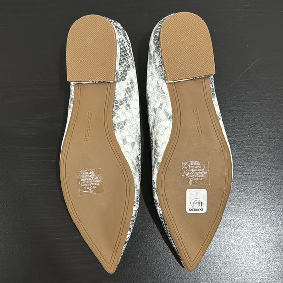 NWT Express Snakeskin Manhattan Flats - Picture 3 of 4